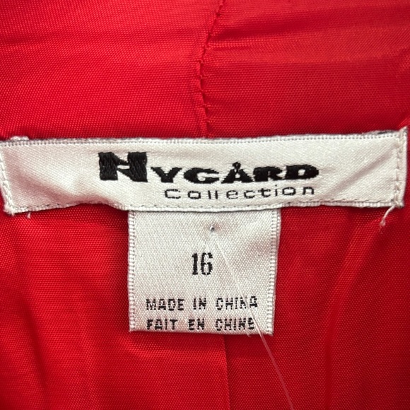 Elegant Red Double-Breasted NYGARD collection Pea Coat - Picture 5 of 6